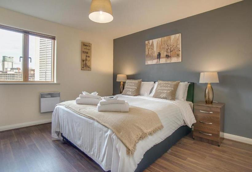 ホテル Mica Point City Centre Apartment