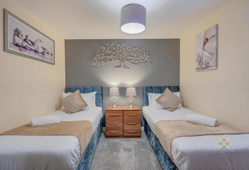 ホテル Mica Point City Centre Apartment