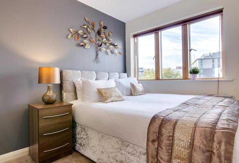 ホテル Mica Point City Centre Apartment