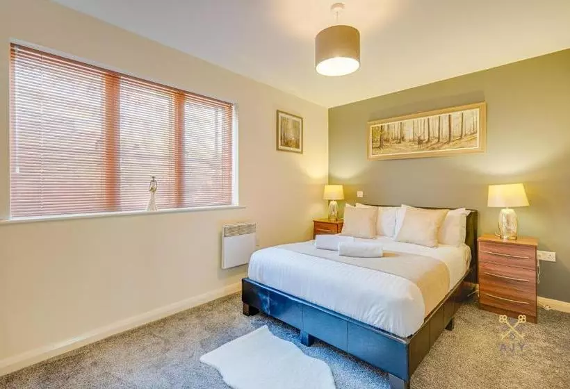 هتل Mica Point City Centre Apartment