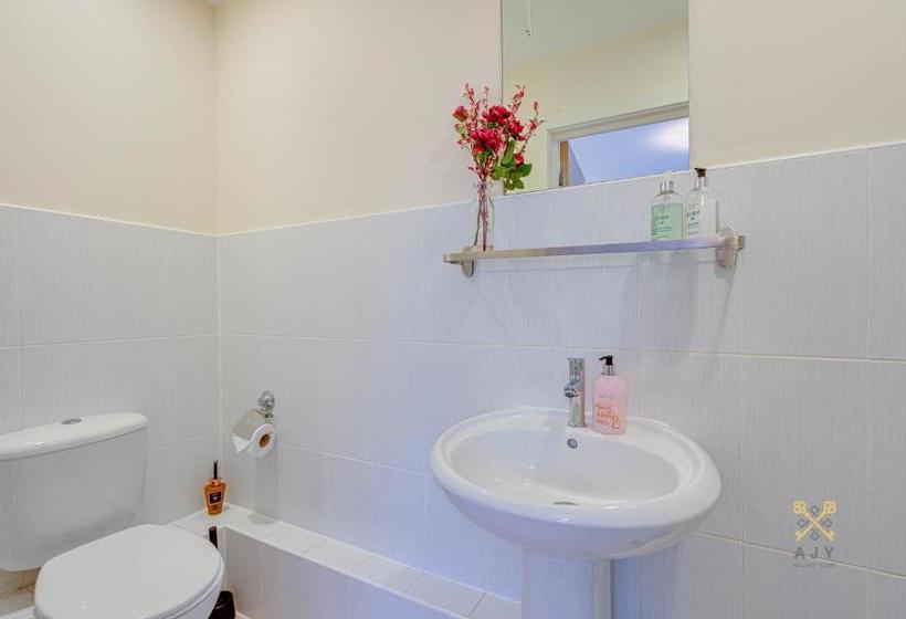 ホテル Mica Point City Centre Apartment