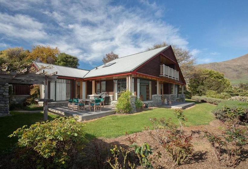 فندق Release Wanaka Bullock Creek Chalet
