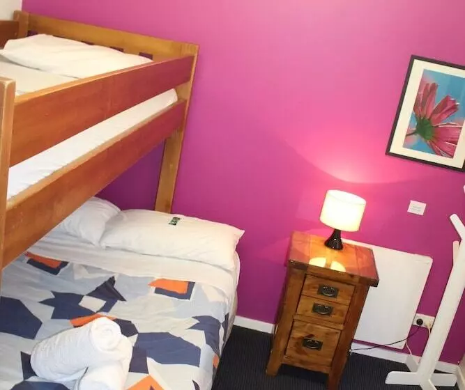 Hotelli The Flaming Kiwi Backpackers