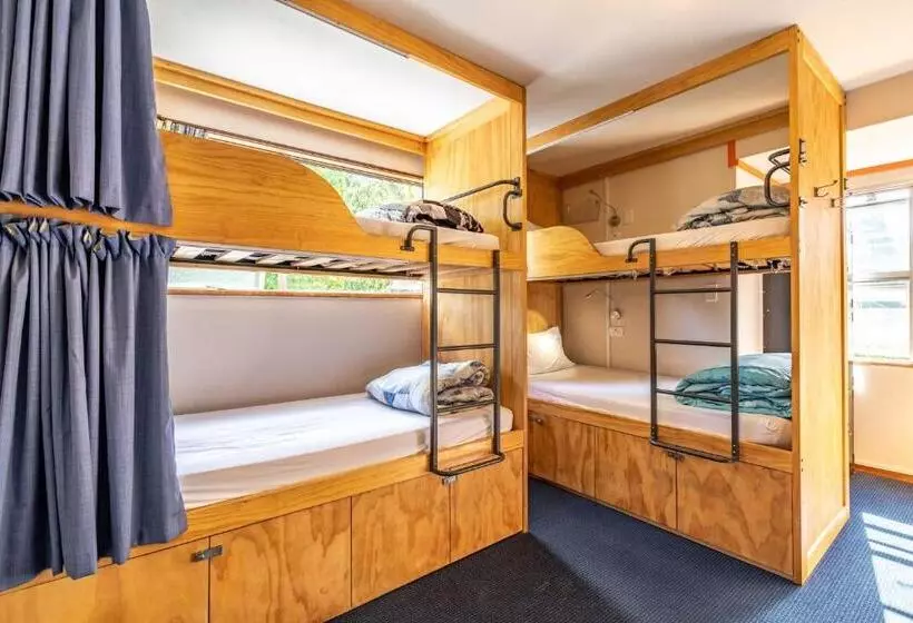 Hotelli The Flaming Kiwi Backpackers