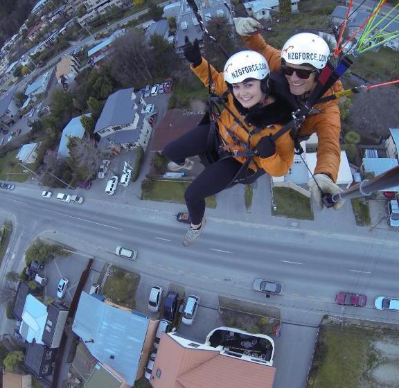 호텔 The Flaming Kiwi Backpackers