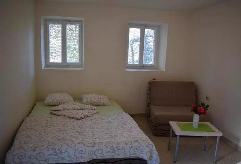 هتل The Old Town Terrace Apartments