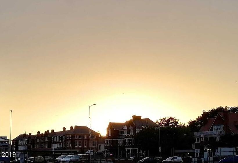 فندق Arona Guest