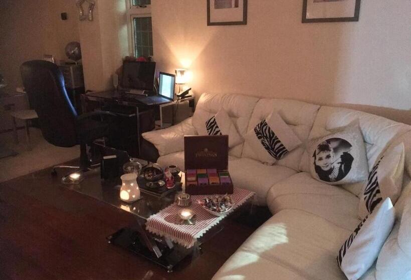 Bianca S House Hotel Heathrow Airport