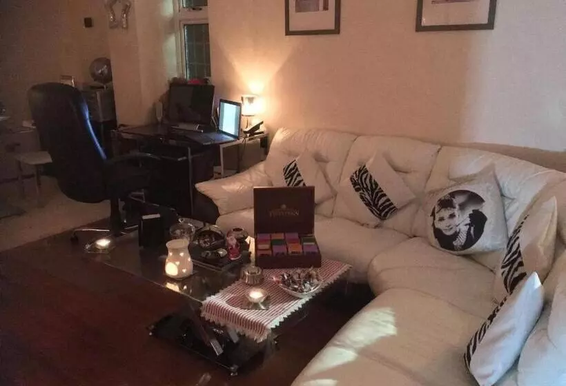 Bianca S House Hotel Heathrow Airport