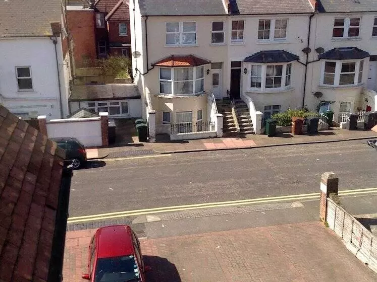 Hotelli By The Sea Bed And Breakfast