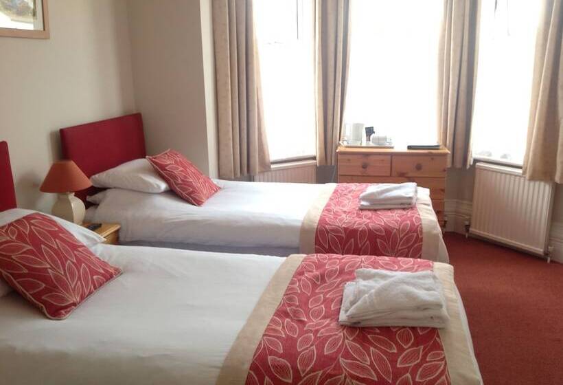 בית מלון כפרי By The Sea Bed And Breakfast