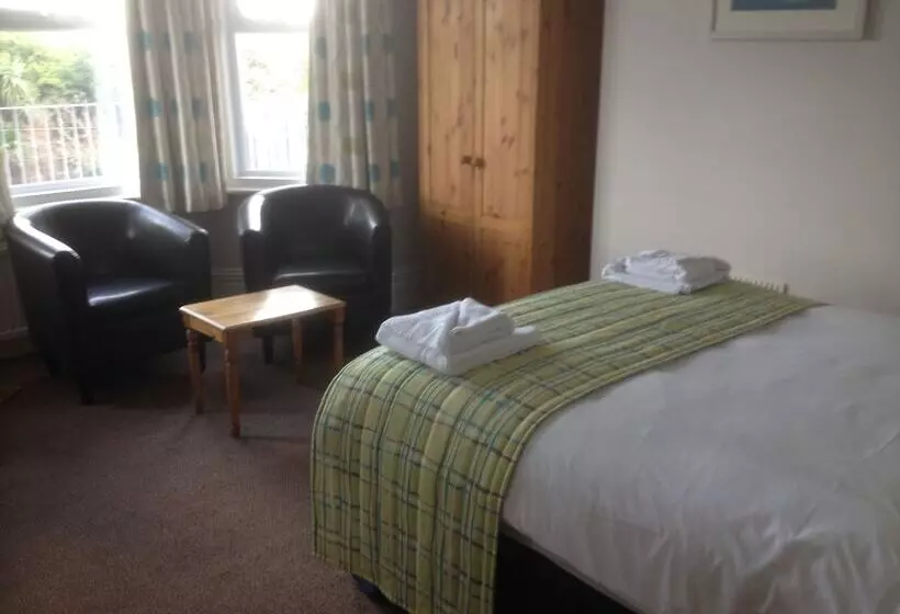 Hotelli By The Sea Bed And Breakfast