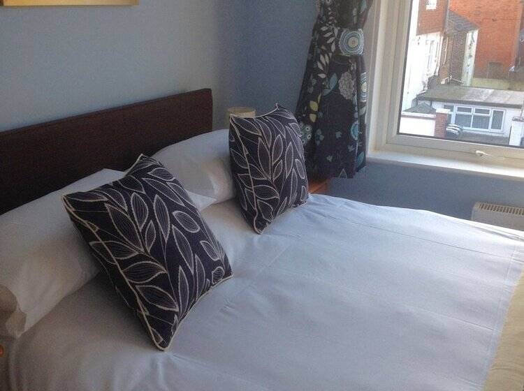 בית מלון כפרי By The Sea Bed And Breakfast