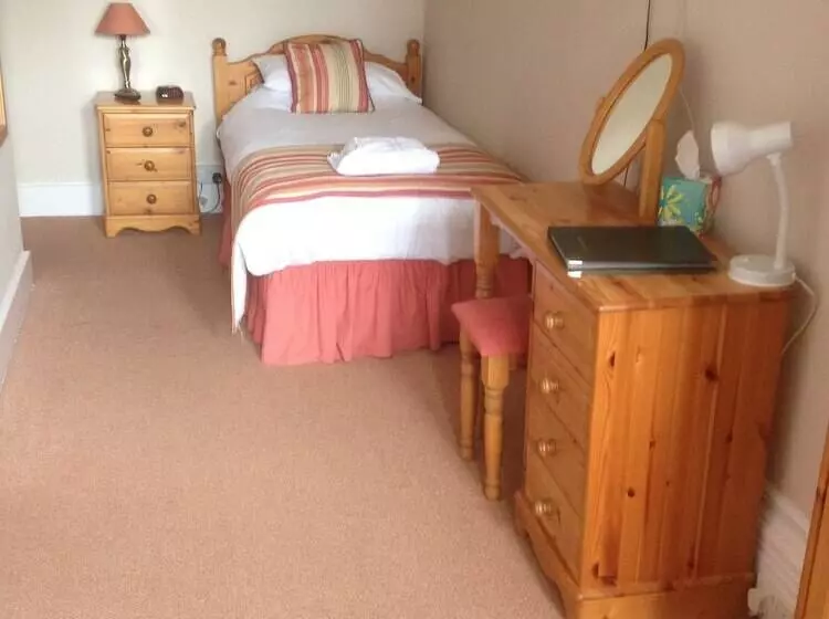 Hotelli By The Sea Bed And Breakfast