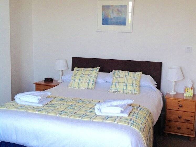 בית מלון כפרי By The Sea Bed And Breakfast