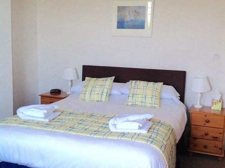 Hotelli By The Sea Bed And Breakfast