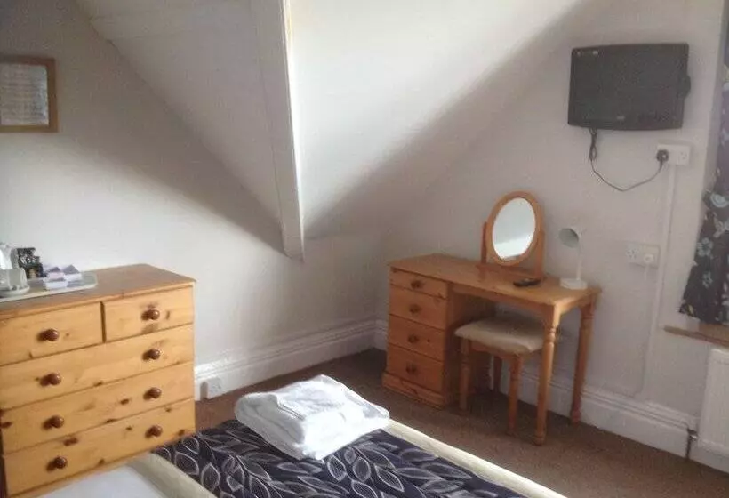 Hotelli By The Sea Bed And Breakfast