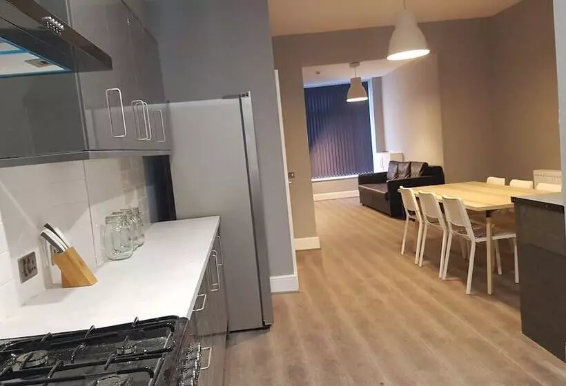 هتل Central City House