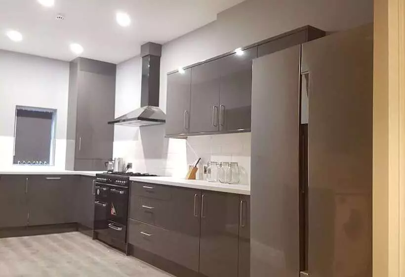 هتل Central City House