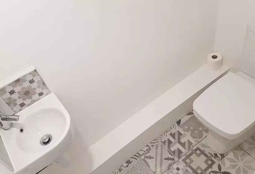 هتل Central City House