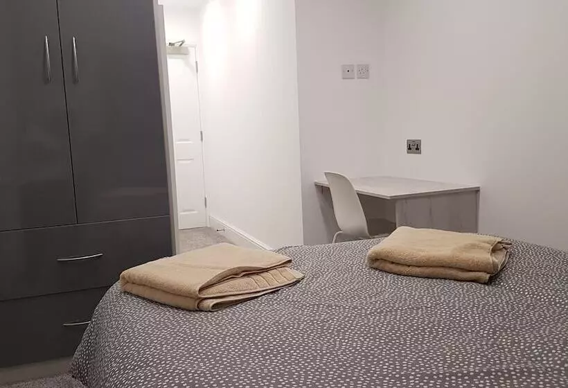 هتل Central City House