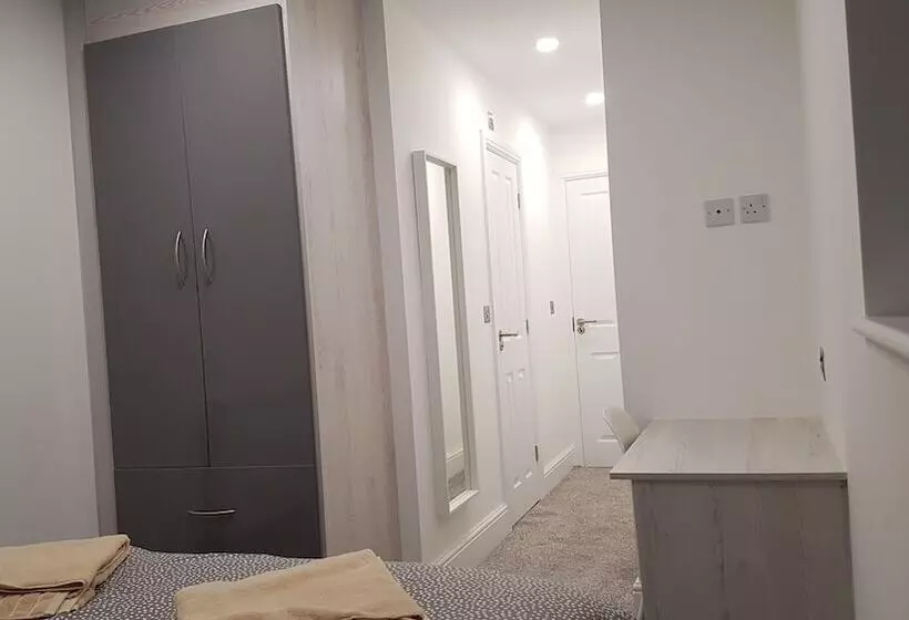 هتل Central City House