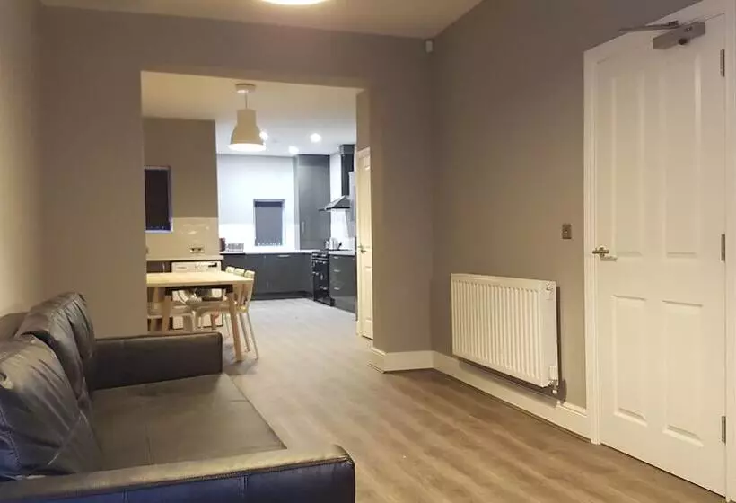 هتل Central City House