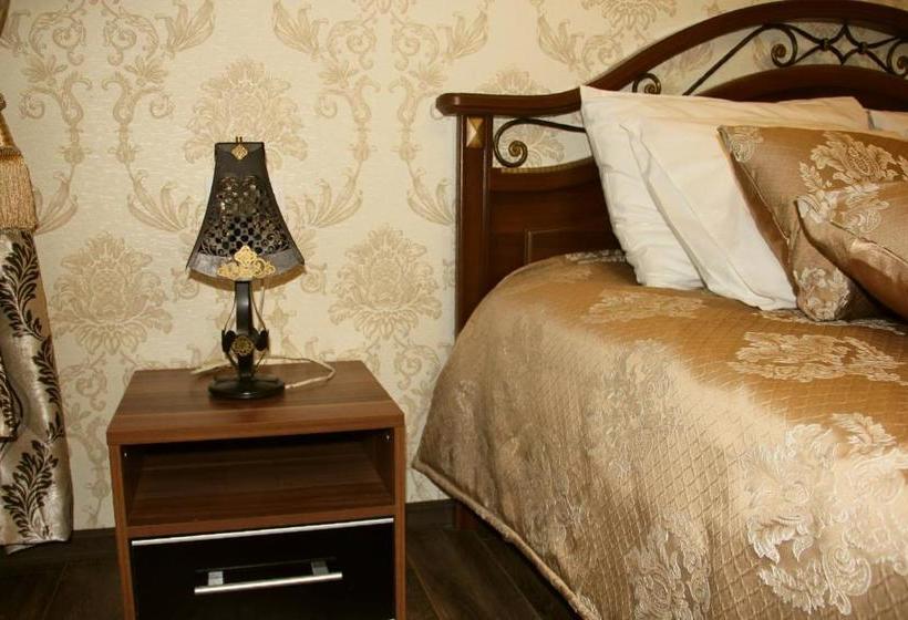 בית מלון כפרי Central