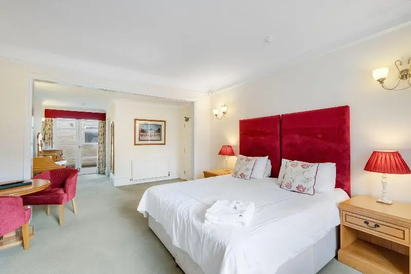 ホテル Charles House   Windsor Castle