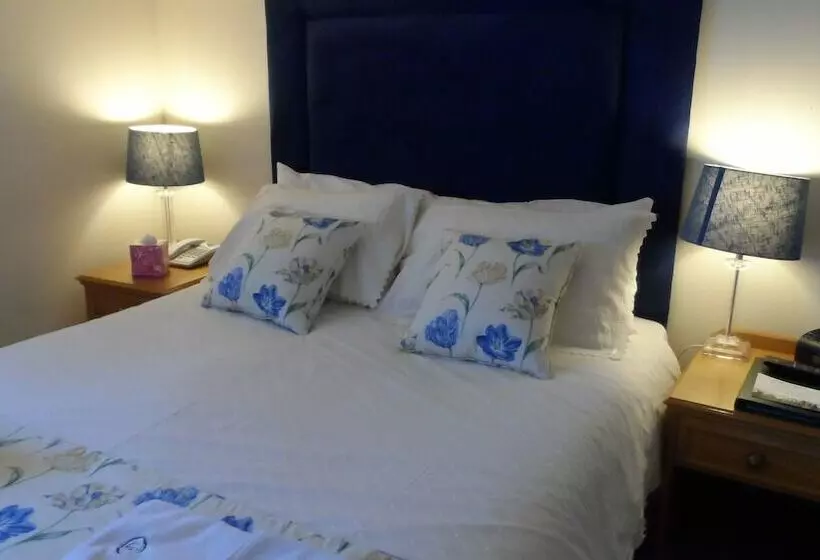 هتل Charles House   Windsor Castle