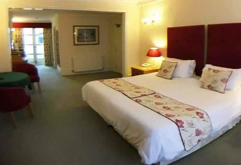 هتل Charles House   Windsor Castle