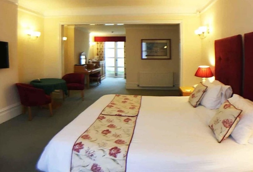 فندق Charles House   Windsor Castle