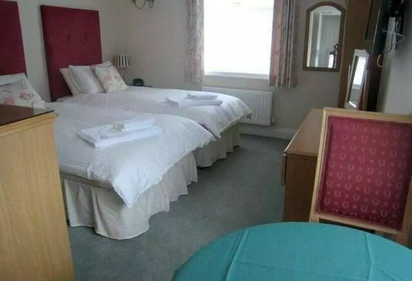 هتل Charles House   Windsor Castle