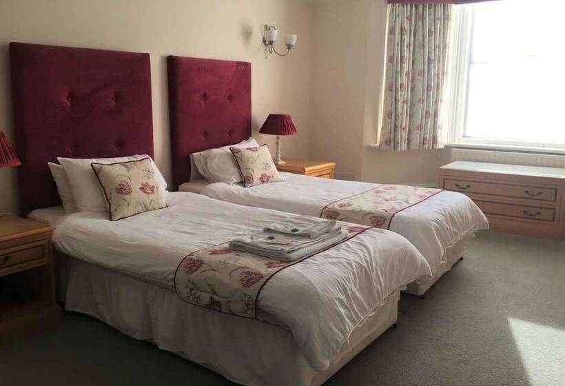 فندق Charles House   Windsor Castle