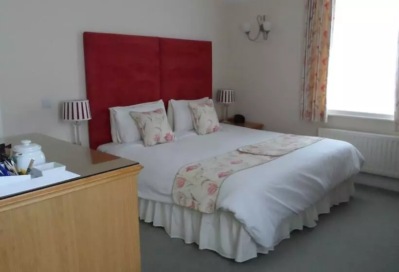 هتل Charles House   Windsor Castle