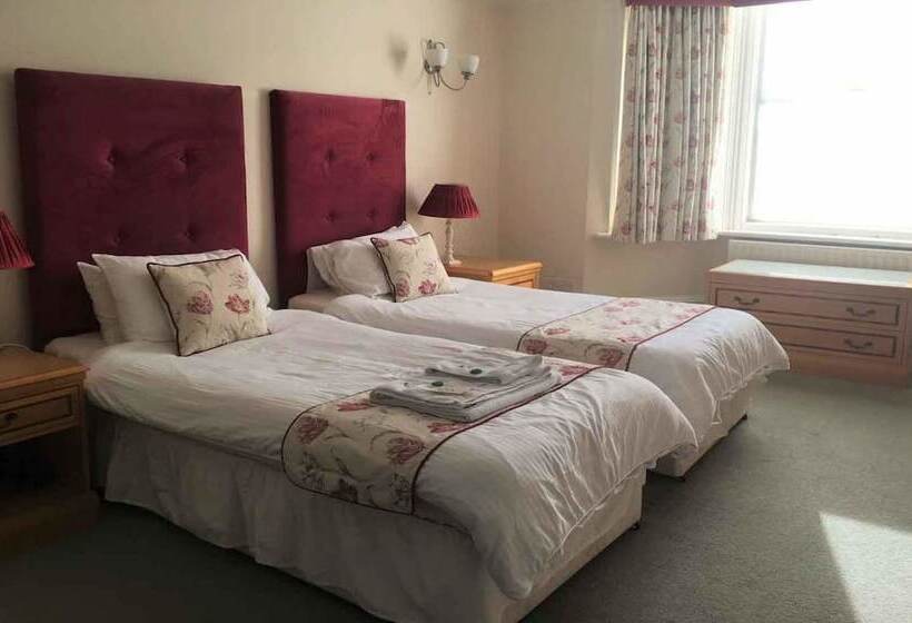 فندق Charles House   Windsor Castle