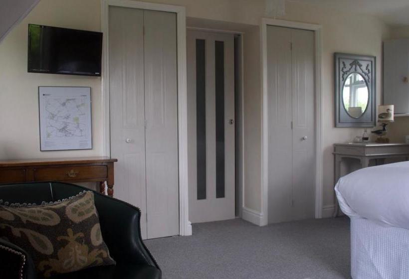 Отель Chequer Cottage