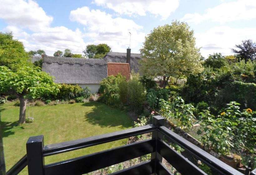 Отель Chequer Cottage