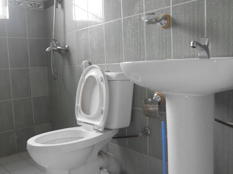 Hotel Colombo Apartments   Harmers Avenue