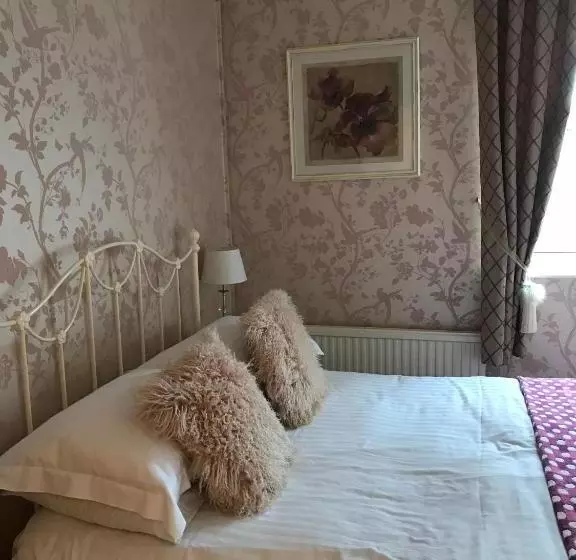 هتل Crook Lodge