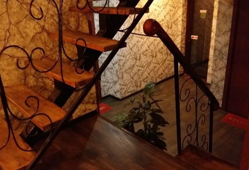 酒店 Guest House On Muezerskaya