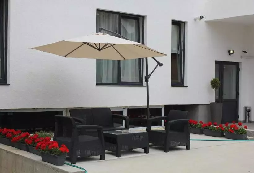 هتل Hermann Apartments