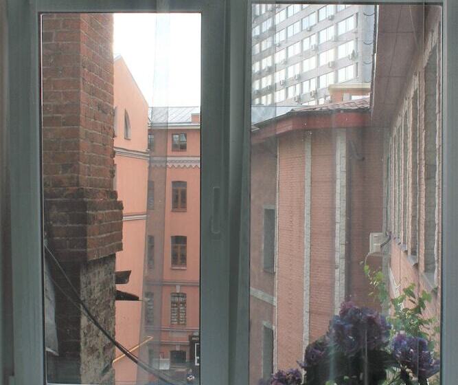 בית מלון כפרי Karlov Most Hostel