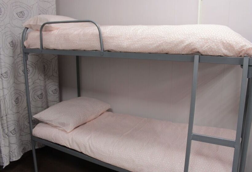 בית מלון כפרי Karlov Most Hostel