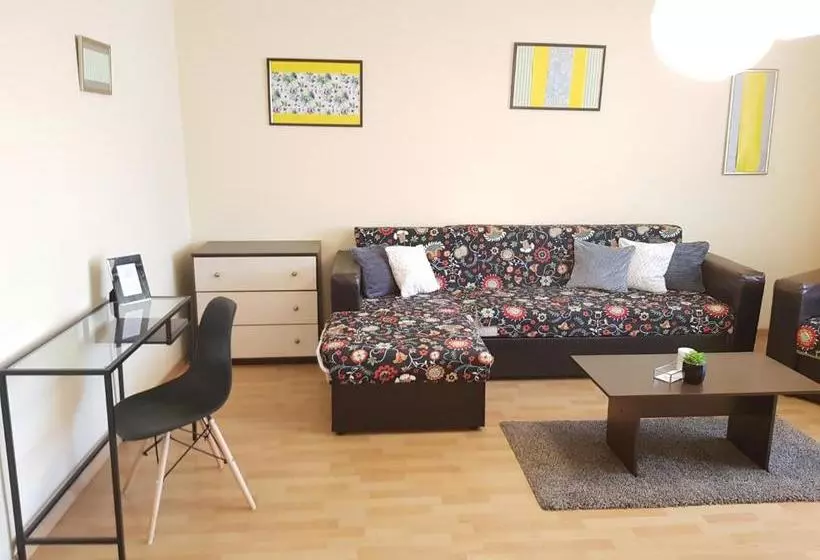 Hotelli Korona Downtown Apartments