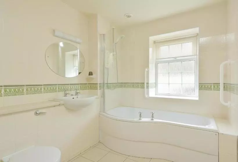 هتل Melfort Village