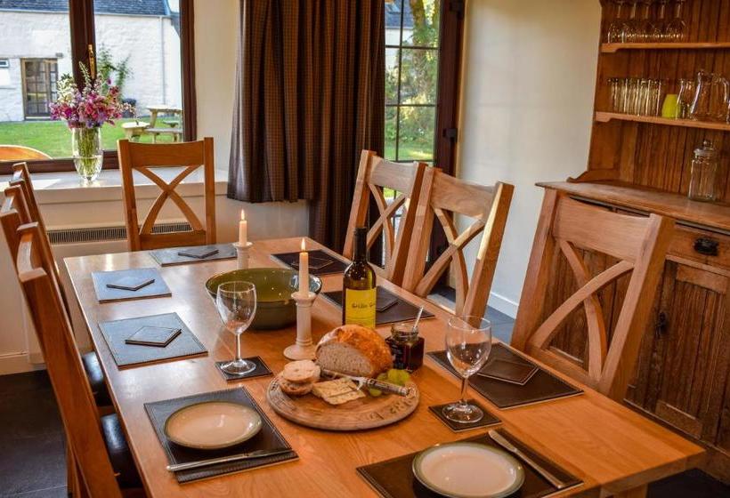 Hotel Melfort Village