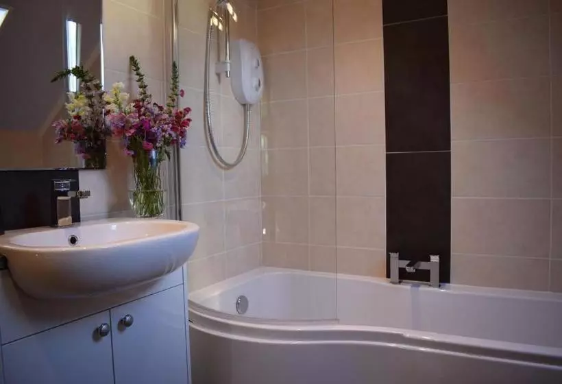 هتل Melfort Village