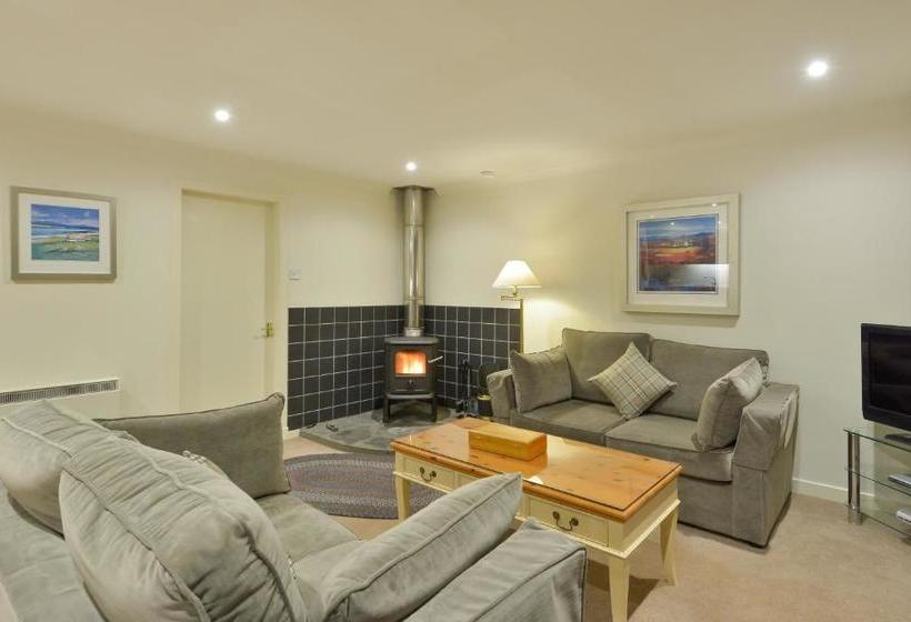 Hotel Melfort Village