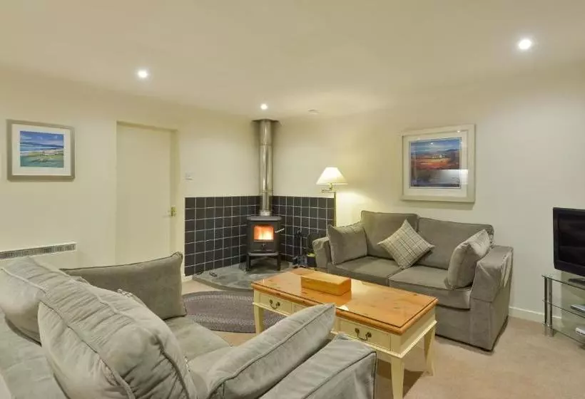 هتل Melfort Village